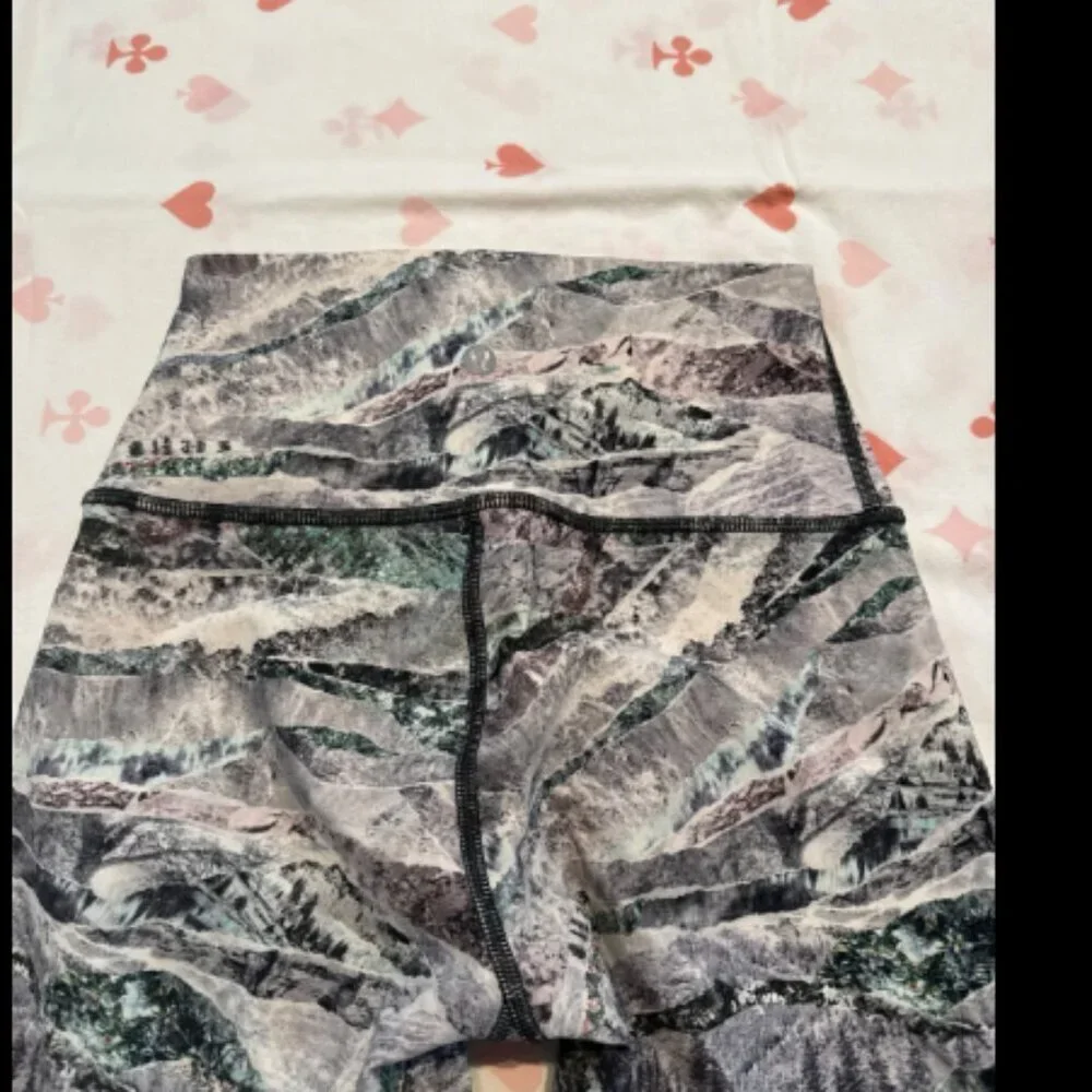 lululemon athletica Gray Patterned Leggings - Picture 4 of 6